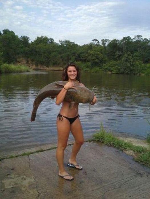 Cute Girls Fishing (37 pics)