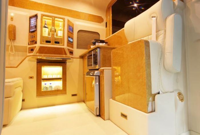 Luxury Van (9 pics)