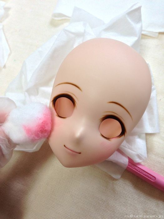 Guy Builds an Anime Doll (43 pics)