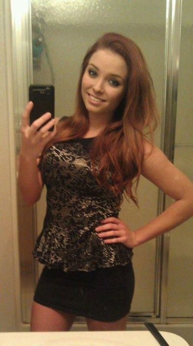 Mirror Selfies (46 pics)