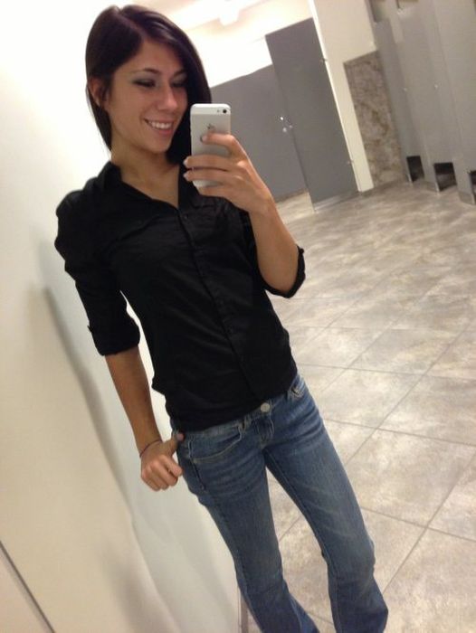 Mirror Selfies (46 pics)