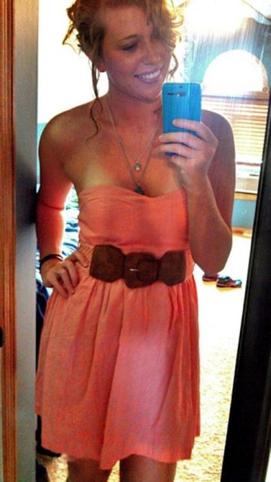 Mirror Selfies (46 pics)