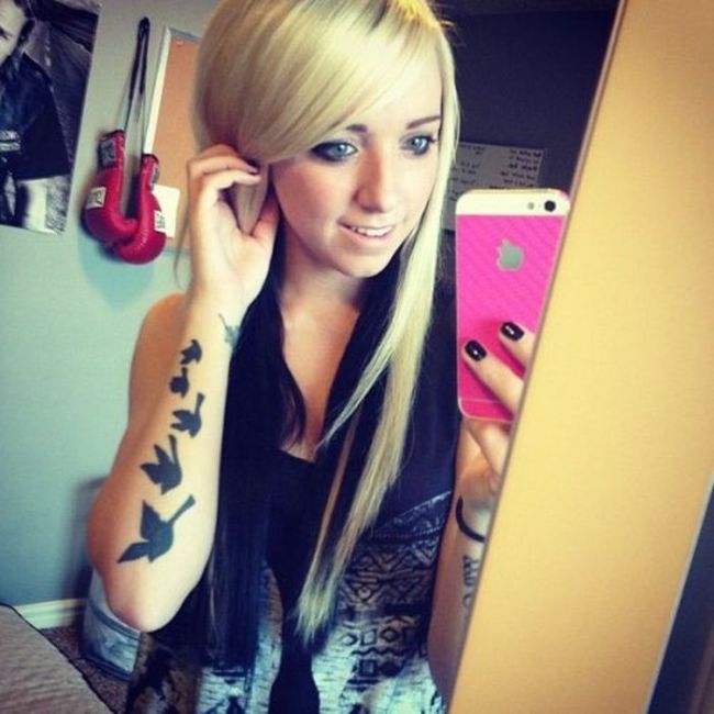 Mirror Selfies (46 pics)