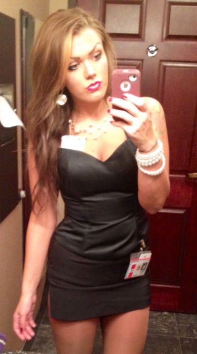 Mirror Selfies (46 pics)