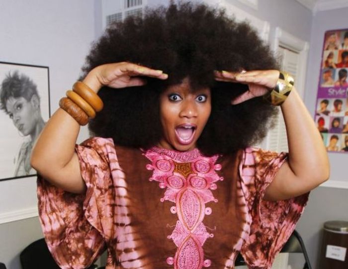 Aevin Dugas. The World's Largest Afro (23 pics)
