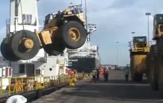 Loading Giant Truck Fail and WIN