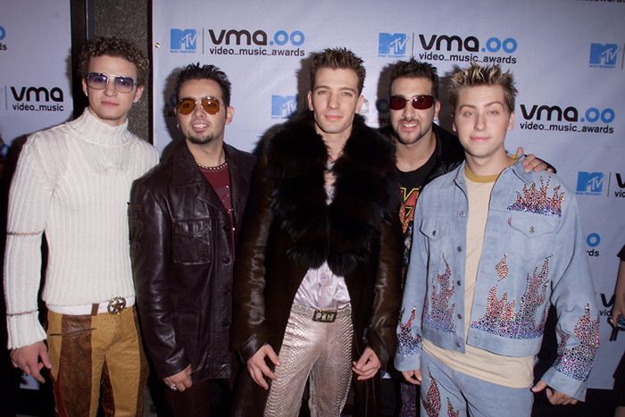 Photos from 2000 VMAs (57 pics)