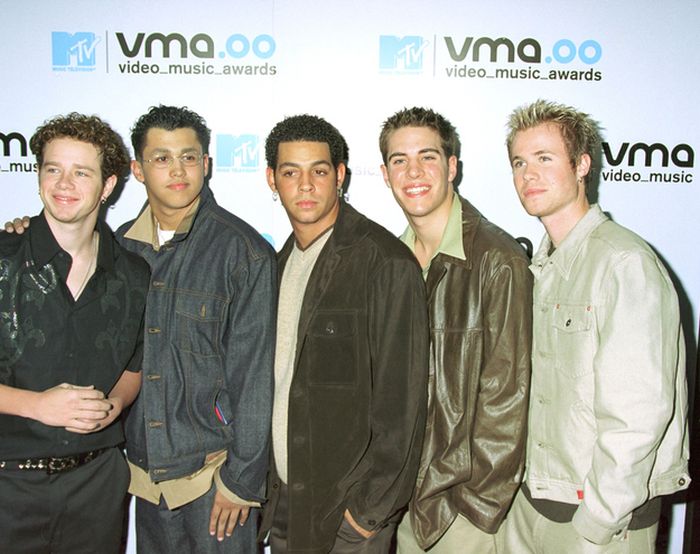 Photos from 2000 VMAs (57 pics)