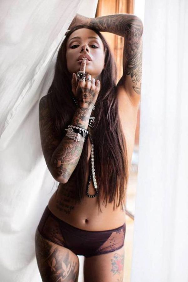 Tattoo Girls (40 pics)