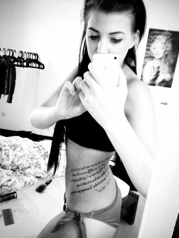 Tattoo Girls (40 pics)