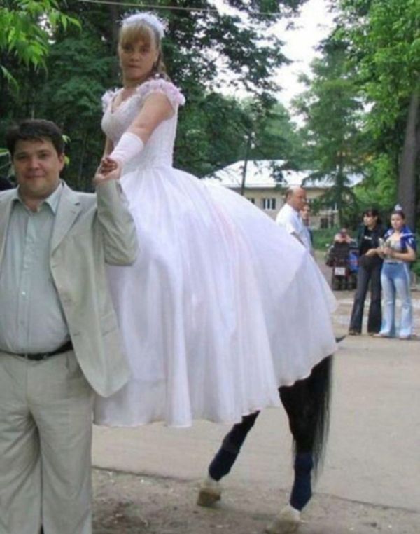 Wedding Photobombs (47 pics)