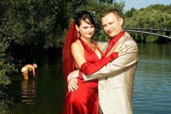 Wedding Photobombs (47 pics)