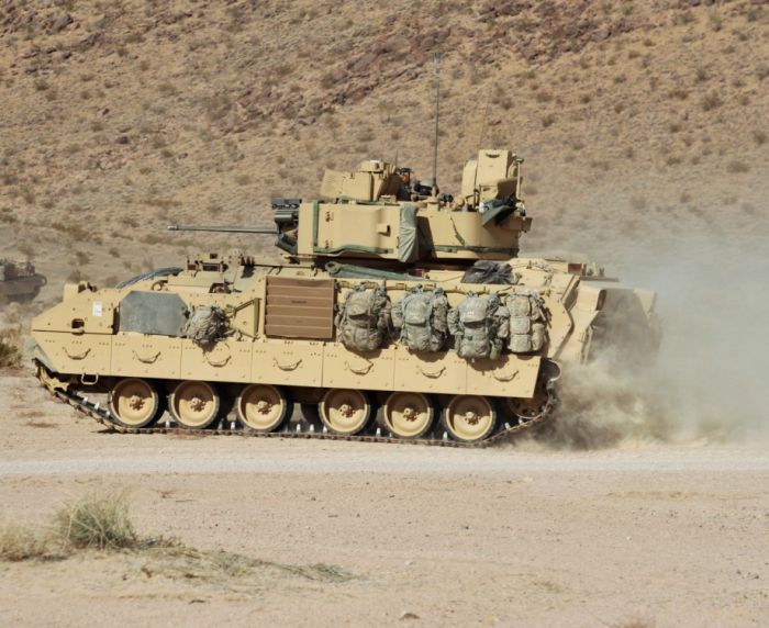 M2/M3 Bradley Fighting Vehicle (53 pics)