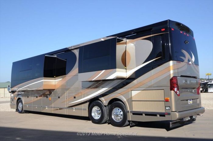Luxury Motorhome "The Oasis" (126 pics)