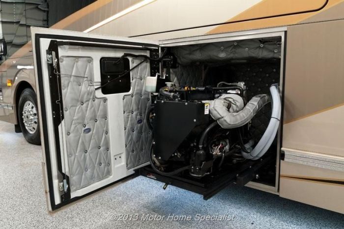 Luxury Motorhome "The Oasis" (126 pics)