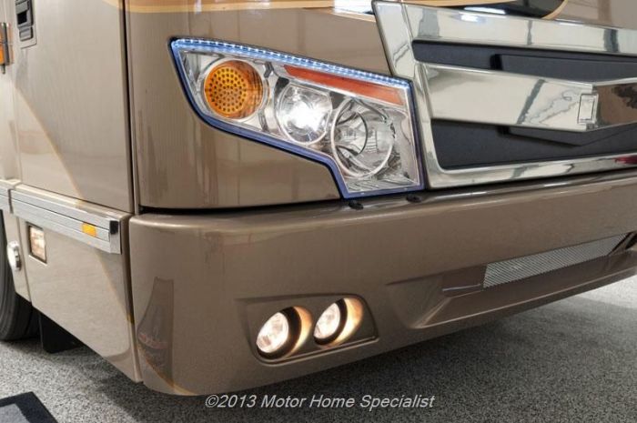 Luxury Motorhome "The Oasis" (126 pics)