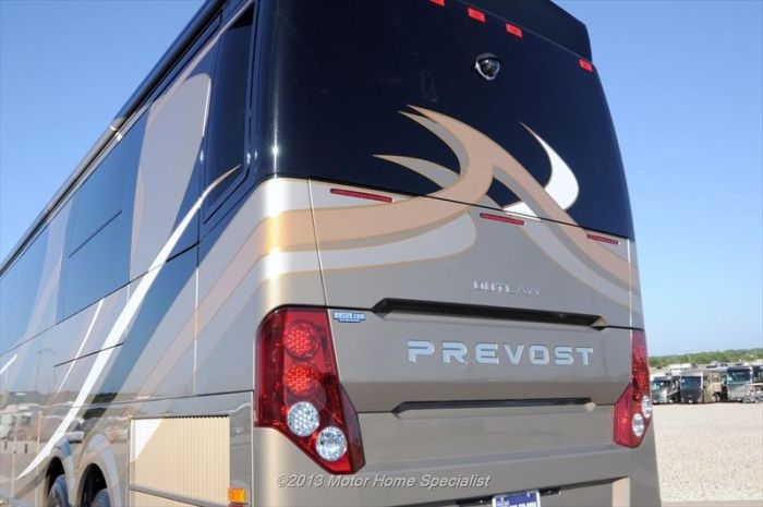 Luxury Motorhome "The Oasis" (126 pics)