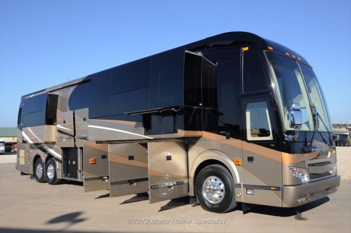 Luxury Motorhome "The Oasis" (126 pics)