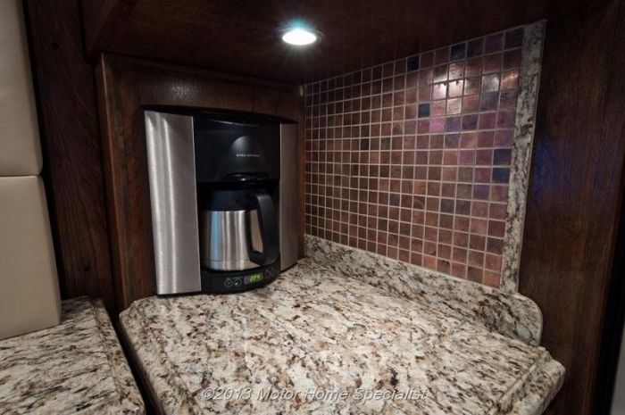 Luxury Motorhome "The Oasis" (126 pics)
