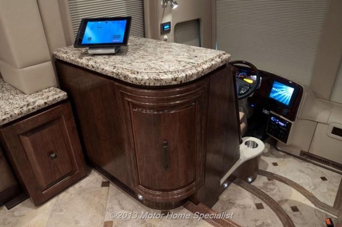 Luxury Motorhome "The Oasis" (126 pics)