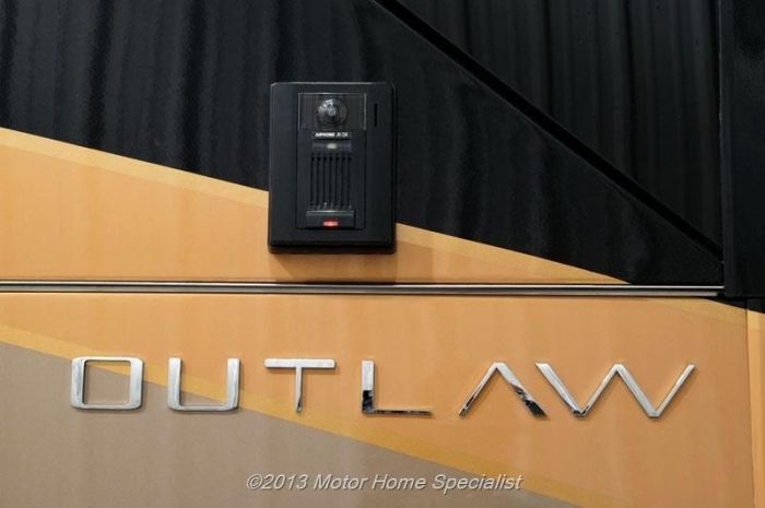 Luxury Motorhome "The Oasis" (126 pics)