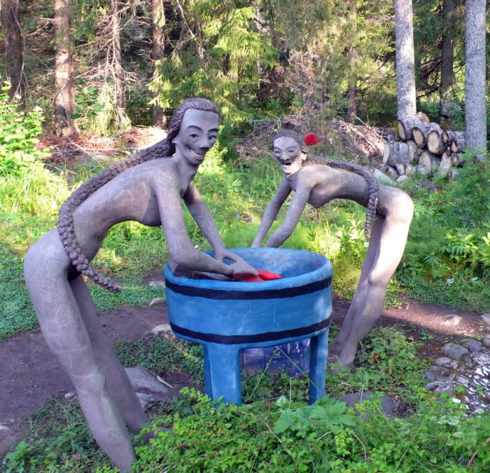 Creepy Forest in Finland (56 pics)