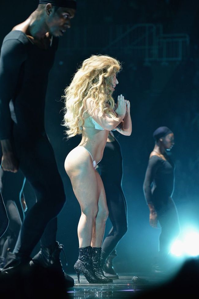 Lady Gaga at MTV VMA 2013 (10 pics)