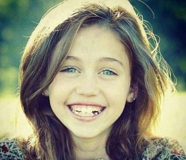 Miley Cyrus Aging Timeline (52 pics)