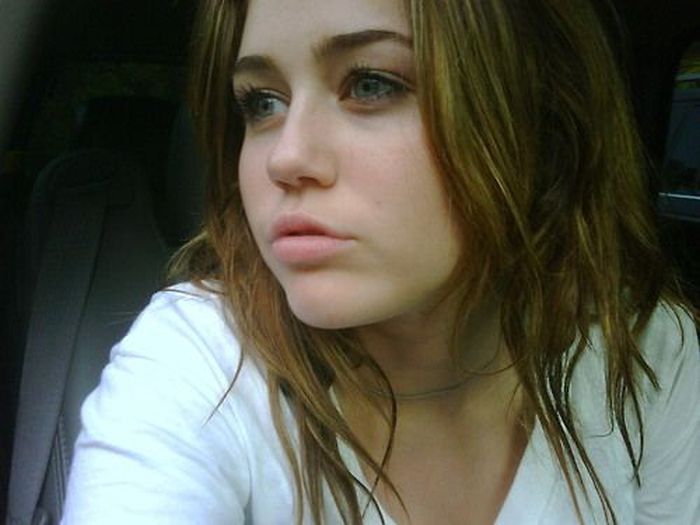 Miley Cyrus Aging Timeline (52 pics)