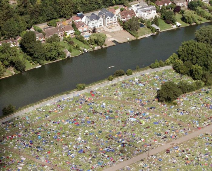 Aftermath of a Music Festival (7 pics)