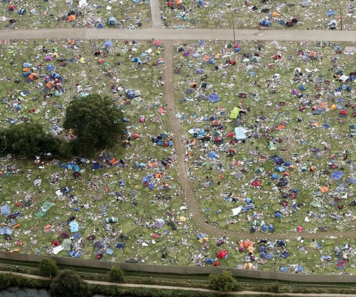 Aftermath of a Music Festival (7 pics)