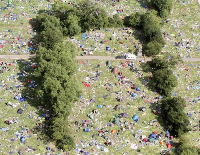 Aftermath of a Music Festival (7 pics)