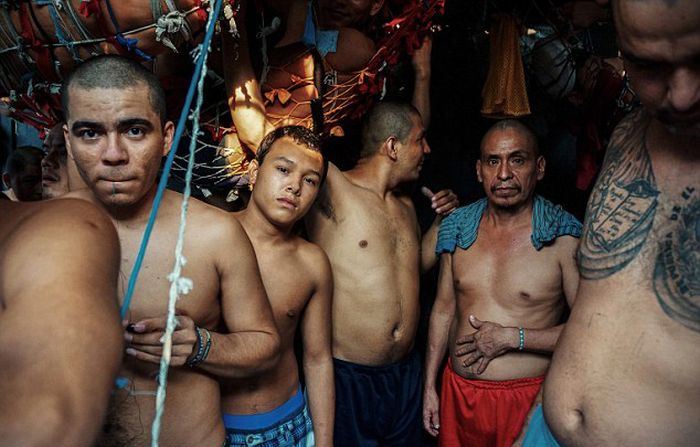 Prison in El Salvador (15 pics)