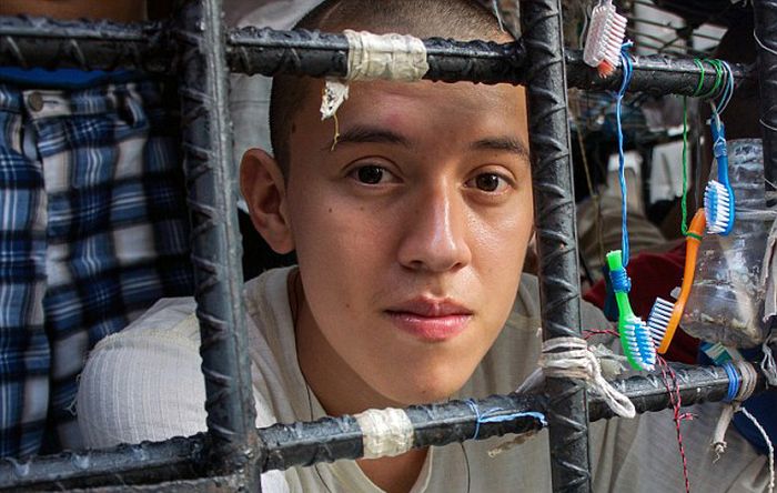 Prison in El Salvador (15 pics)