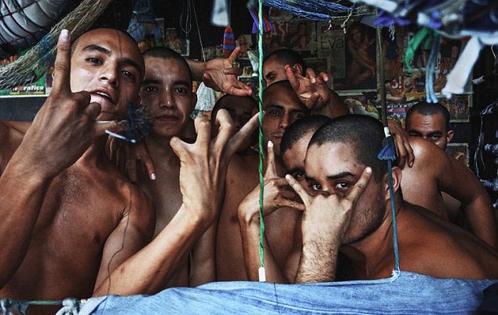Prison in El Salvador (15 pics)