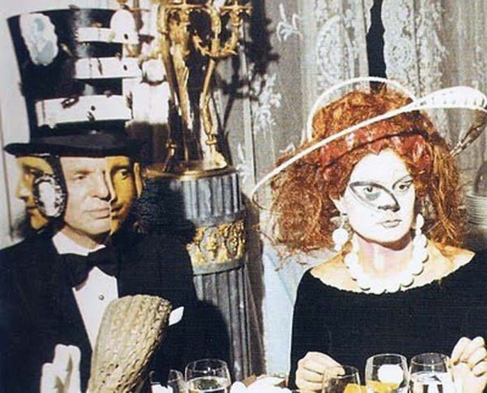 1972 Rothschild Surrealist Dinner Party (19 pics)