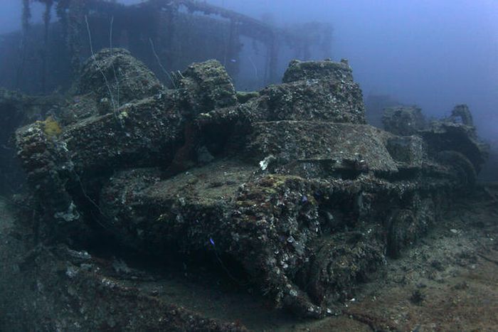 Chuuk Lagoon is the Largest Graveyard Of Ships (45 pics)