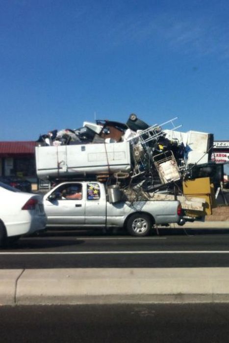 Funny and Odd Things Spotted on the Road (87 pics)