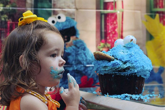 Girl Eats Her Cookie Monster Cake (4 pics)