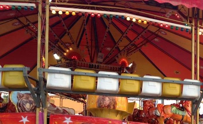 Merry-Go-Round in Portugal (2 pics)