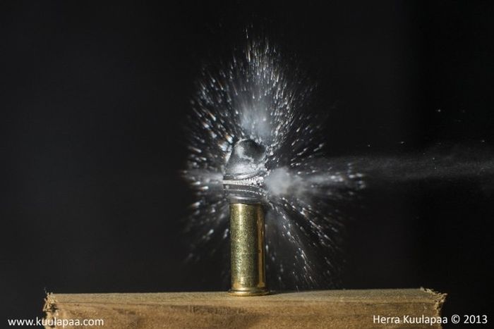 Gun Shots in Slow Motion (35 pics)