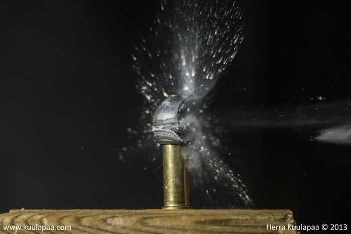 Gun Shots in Slow Motion (35 pics)