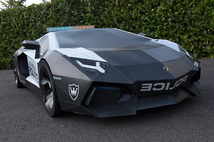 Papercraft Lamborghini Aventador A-E2 (12 pics)