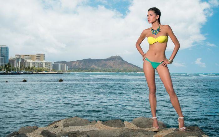 Raica Oliveira in Bikini (31 pics)