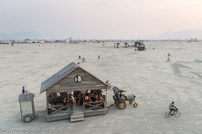 The Vehicles of Burning Man 2013 (39 pics)