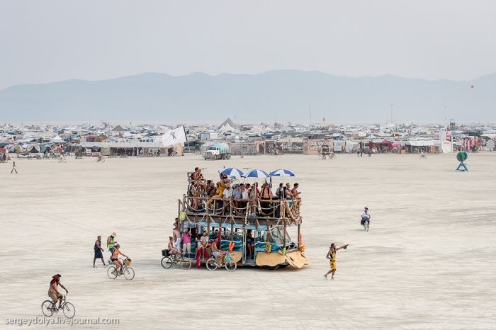 The Vehicles of Burning Man 2013 (39 pics)