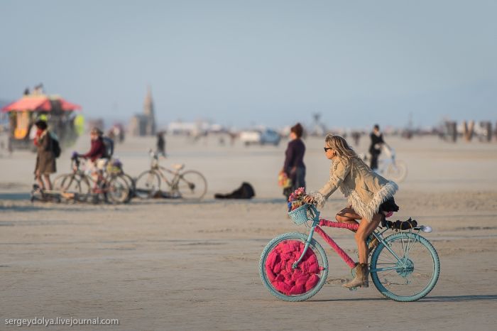 The Vehicles of Burning Man 2013 (39 pics)