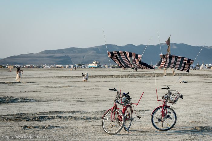 The Vehicles of Burning Man 2013 (39 pics)