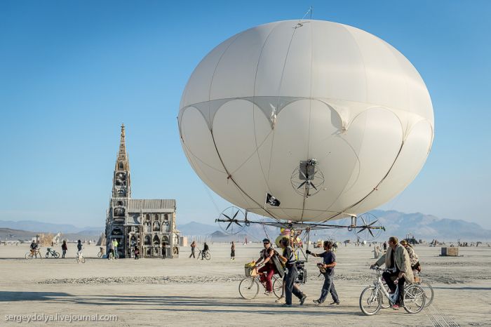 The Vehicles of Burning Man 2013 (39 pics)