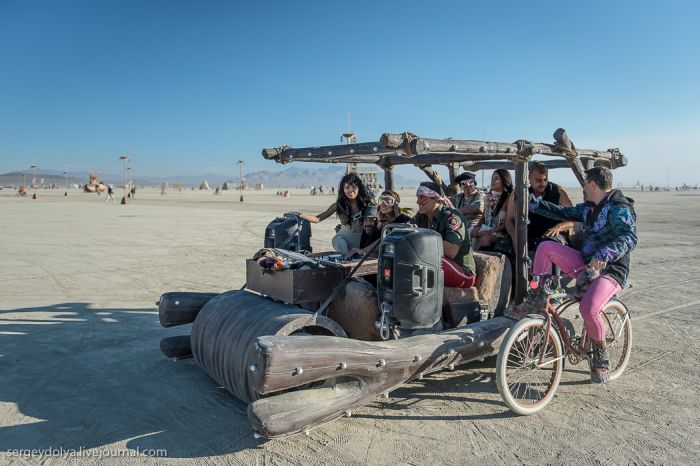 The Vehicles of Burning Man 2013 (39 pics)